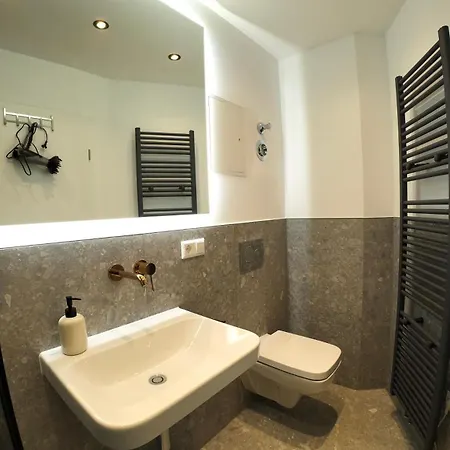 Unique Jungle Leaf *