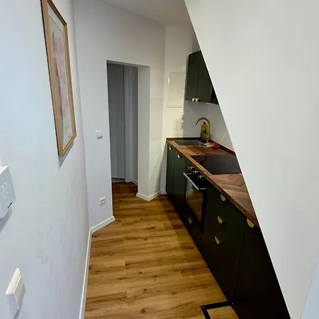 Unique Jungle Leaf Apartment *