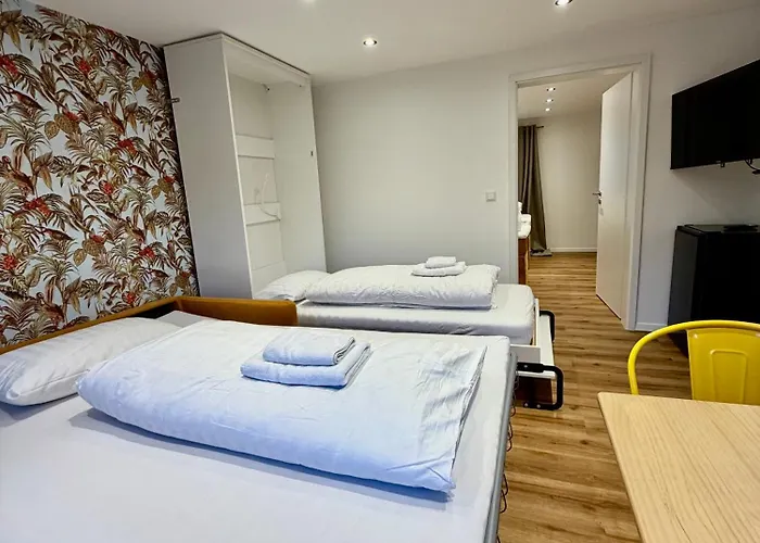 Unique Jungle Leaf 公寓