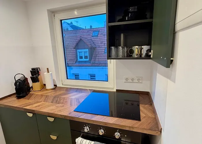 Unique Jungle Leaf *