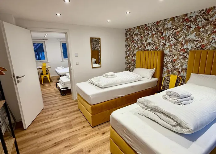 Unique Jungle Leaf *