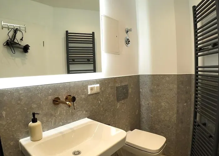 Unique Jungle Leaf *