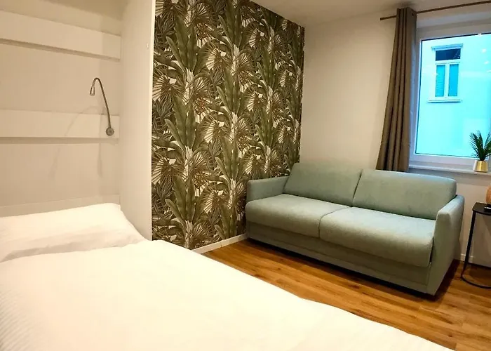 Unique Jungle Leaf * Ulma