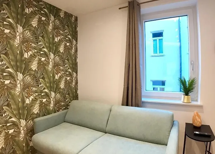 Unique Jungle Leaf * Ulma