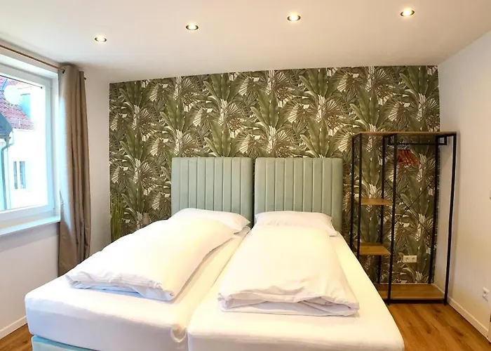 Unique Jungle Leaf 乌尔姆